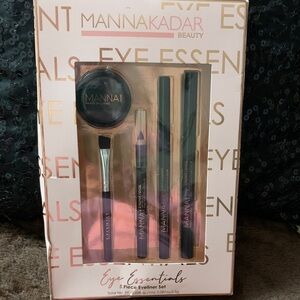 Manna Kadar Beauty Eye Essentials Eyeliner Set - Black